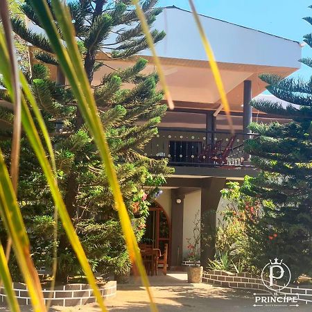 Hotel Restaurante El Principe リバス エクステリア 写真